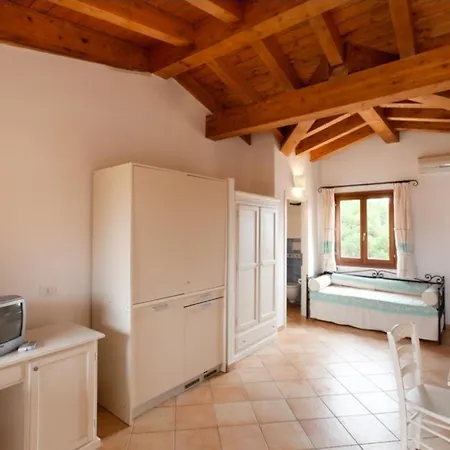 Relaxing Baia Dei Mirti B4 1 Bedroom Sleeps 4 -bilo 4
