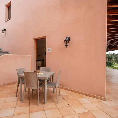 Apartamento Relaxing Baia Dei Mirti B4 1 Bedroom Sleeps 4 -bilo 4 Vignola Mare