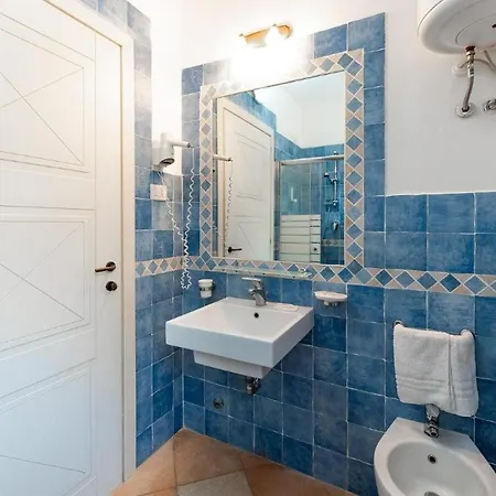 Relaxing Baia Dei Mirti B4 1 Bedroom Sleeps 4 -bilo 4