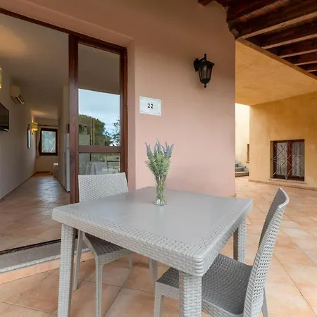 Apartamento Relaxing Baia Dei Mirti B4 1 Bedroom Sleeps 4 -bilo 4 Vignola Mare
